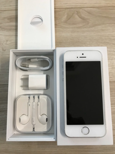 【格安】iphone SE 32Gシルバー　SIMフリー