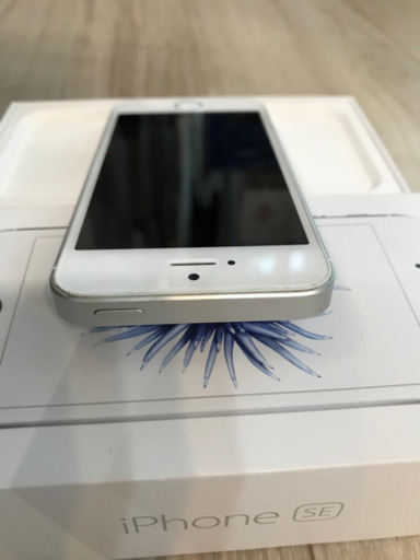 【格安】iphone SE 32Gシルバー　SIMフリー