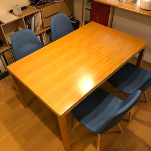 （お話中）無印ダイニングテーブル・イームズチェアのセット