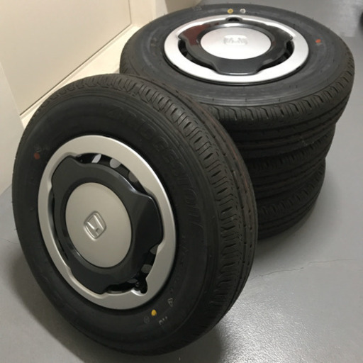 値下げ‼️N-VANホンダ純正ホイールキャップ付145/80R12 新車外し バリ山イボあり識別線あり 純正ナット付