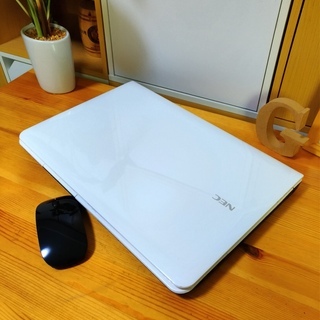 corei7メモリ8GのSSD128Gで超高性能！　4コア8スレッド！　薄型軽量でオシャレ♪　とても美品★　光沢パールホワイトでとても可愛い☆　NEC Lavie♪　最新Windows10☆　64Bit　15.6インチ大画面　ゲーミングPC　ウェブカメラ＆マウス付き 　ノートパソコン　無線LAN　Wi-Fi対応　DVDドライブ