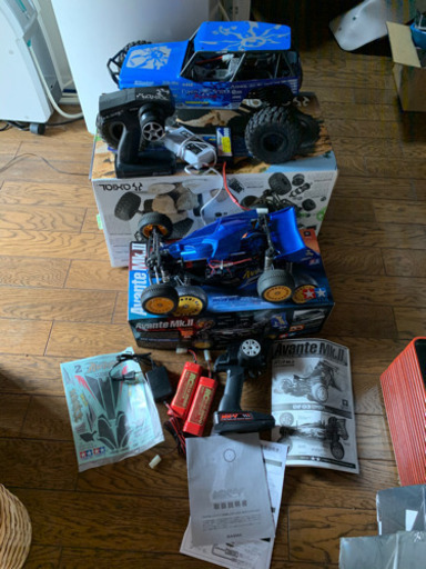 タミヤ　アバンテ　　AXIAL JEEP 二台