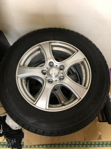 極美品 ワンシーズンのみ装着 アルミホイール付きスタッドレスタイヤ