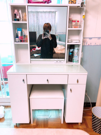 超美品　お洒落なドレッサー