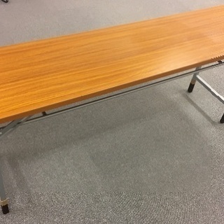 １か所ガムテープで補正　長机×1