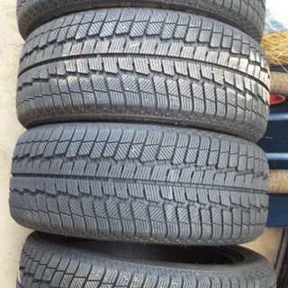 スタッドレスタイヤ　225/50R17 ４本セット　２０１７製
