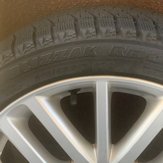 日産フーガ50純正ホイール付きスタッドレス