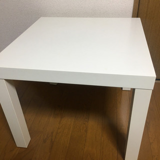 IKEAのローテーブル