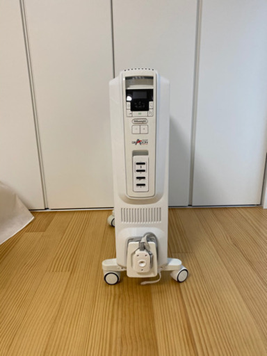 デロンギのオイルヒーターです。