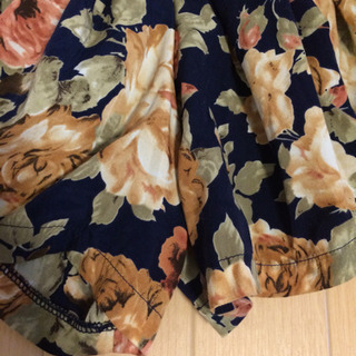 マジェスティックレゴン ローズ柄キュロットの画像