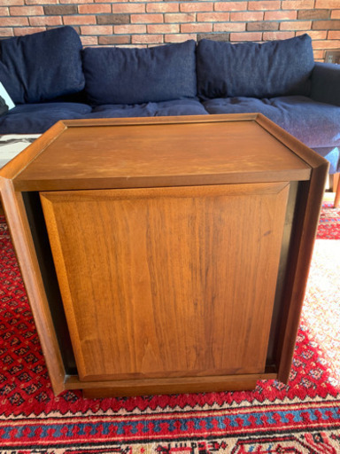 ACME Furniture アクメファニチャーのナイトテーブル