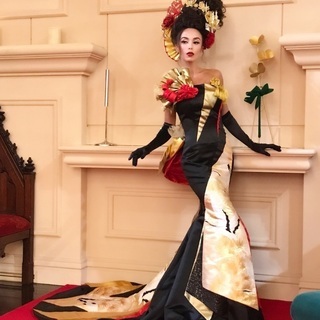ドレスショップのお仕事。アプリで簡単ムービー制作、インスタ投稿などのお手伝い。お店の片付けや簡単な作業、空いた時間に。美しいドレスに囲まれてお仕事しませんか？の画像