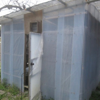 波板、単管パイプ、クランプ