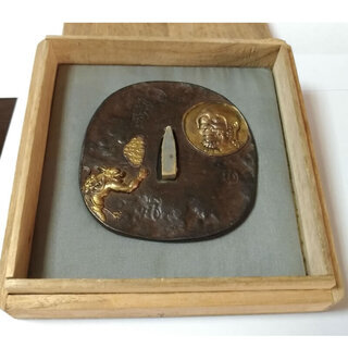 c630 刀の鍔 鉄製 金象嵌 鉄鍔 日本刀の鍔 武具 木箱入り