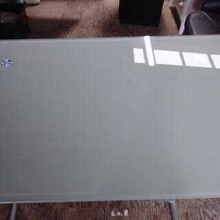 値下げ品！ガラステーブルの画像