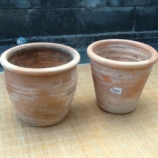 【セットでワンコイン】陶器の大き目植木鉢2点セット