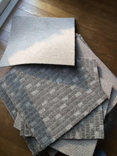 タイルマット　2種類　50cm×50cm と欠片多数
