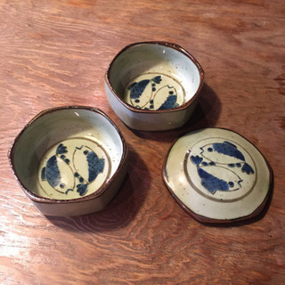 ★重ねられる六角だけど内側は円形の中皿セット(中古★印は3件まとめても100円！)の画像