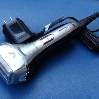 ★★★電気シェーバー　４枚刃　ＩＺＦ－Ｖ５５　Ｈ１７年製