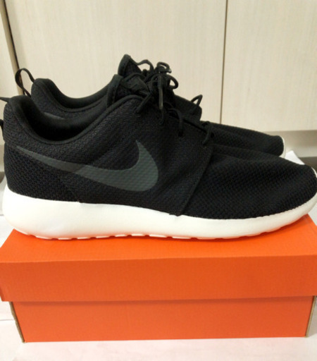 【最終値下げ】新品ナイキNIKE靴ROSHE RUN ローシ ラン スニーカー　28センチ　メンズ黒