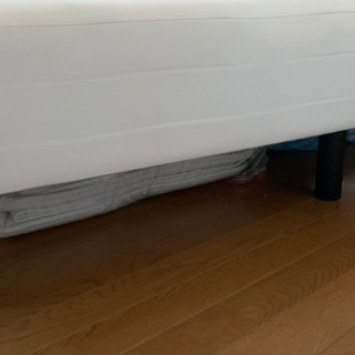 脚付きマットレスセミダブルベッドお譲りします！の画像