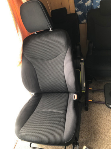 プリウス‪α‬の 純正シート一式