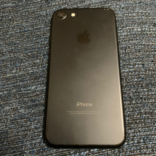 iPhone7 本体　au 32GB BLACK