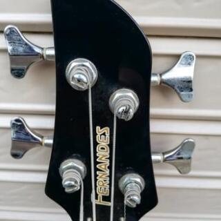 フェルナンデスベースギターの画像