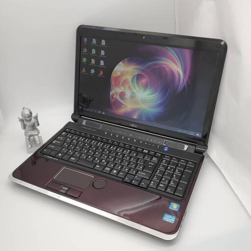 富士通 Corei7 メモリ8GB SSD512GB ノートパソコン ワイヤレスマウス付き