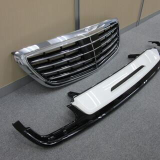メルセデスベンツＷ222Ｈ26年11月登録Ｓ550　純正フロントグリル、リヤロアガーニッシュ　の画像