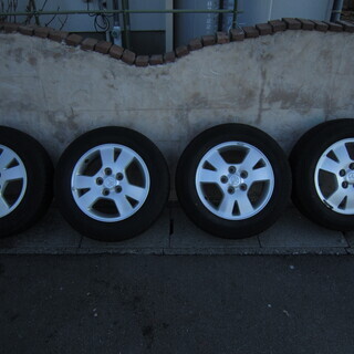 国内生産　バリ山　9分山以上？　ガリ傷小1　奇麗！！！　195/65R15 VOXY純正　おまけナット！！