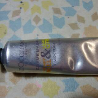 ロクシタン　HLゴールデンハンドクリーム　３０ml