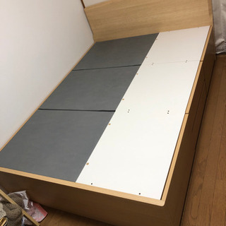 収納付きダブルベッド