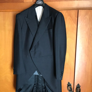礼服
