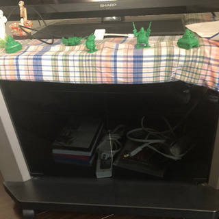 レトロなテレビ台