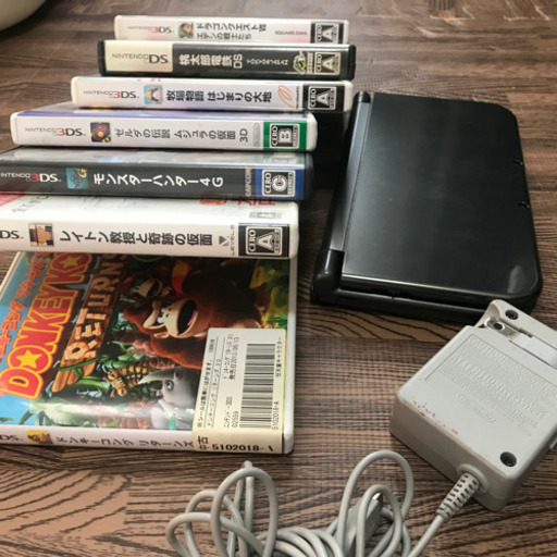 New3DSLL＆ｿﾌﾄ7つセット◆充電器付◆MH2つダウンロード済み