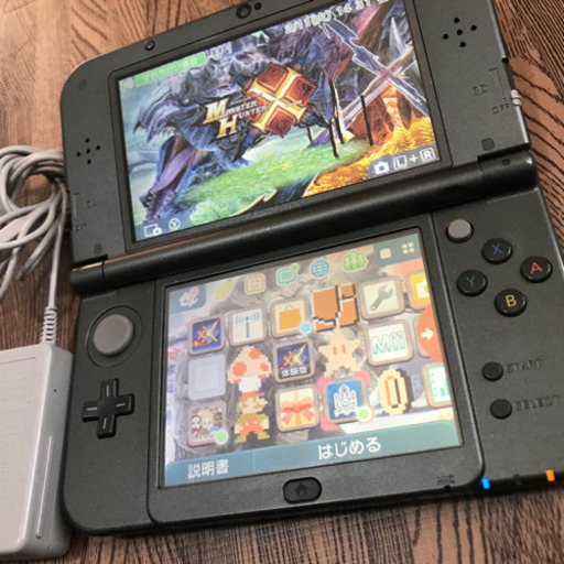 New3DSLL＆ｿﾌﾄ7つセット◆充電器付◆MH2つダウンロード済み