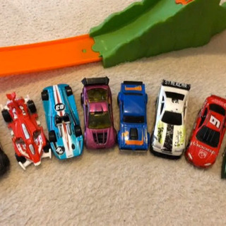 Hot Wheels ホットウィール 火山噴火レールセット★車8台付の画像
