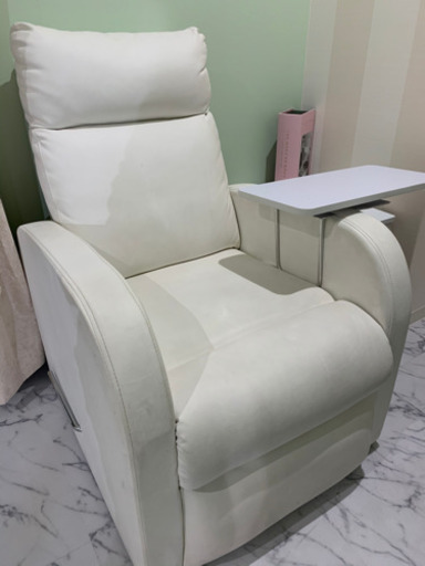 値下商談中ネイルソファー　テーブル&サイドテーブル付