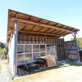 埼玉県飯能市小岩井　50㎡の丸太小屋付き　269㎡の雑種地　眺望良好　駐車スペース２台　清流徒歩5分 - 土地販売/土地売買