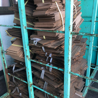 ハードボード　端材　薪ストーブの燃料にいかがでしょうかの画像