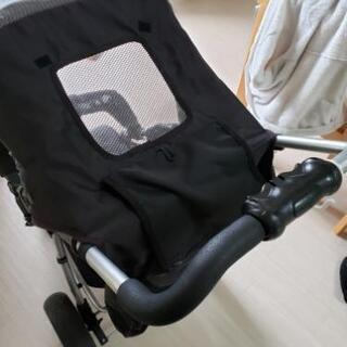 三輪ベビーカーの画像