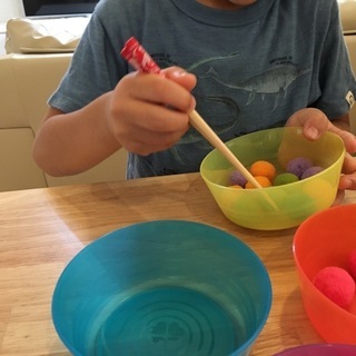 【親子レッスン】 進級前に身に付けたい！ 『ママとキッズの食事のマナー ・お箸の持ち方』 体験レッスン の画像