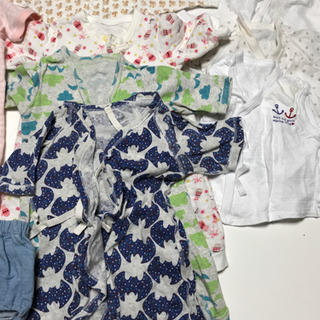 哺乳瓶、離乳食、新生児服16枚の画像