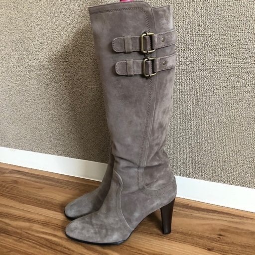 Dianaのブーツ
