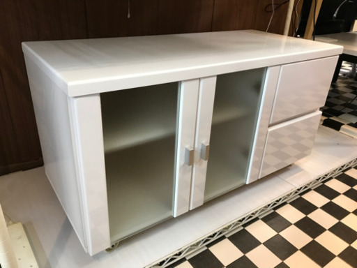 【リサイクルサービス八光　田上店　配達・設置OK】エナメルホワイト　キャスター付テレビボード40V型対応