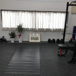 京橋の正社員パーソナルトレーナー募集！！未経験可能！月収１７万～の画像