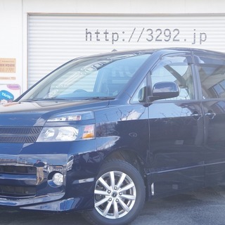 トヨタ！人気のミニバンが入りましたよ(^_-)-☆ヴォクシー💖💖💖