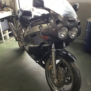 【長野県諏訪市より】FZR400　レストアベース　１WG　外装程...