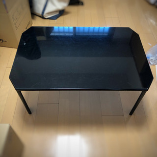 折り畳みできるローテーブル